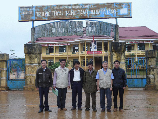 truoc cong truong THCS Pa Tang